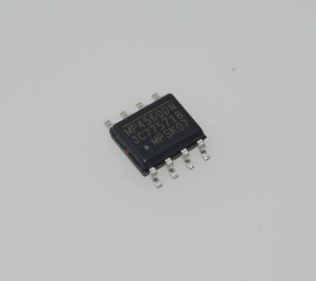 MP4560DN-LF محول تنحّي عالي الكفاءة 60 فولت 5 أمبير مع نطاق إدخال واسع 4.5-60 فولت، تردد قابل للتعديل 500 كيلو هرتز، حماية من التيار الزائد، إيقاف حراري، وحزمة DFN مدمجة