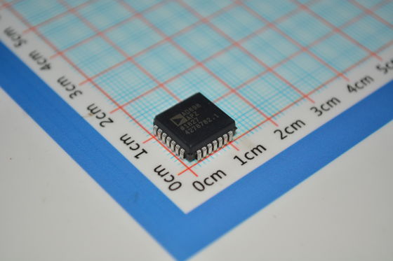 مُكيّف إشارة LVDT AD698APZ ±12 فولت إلى ±15 فولت تشغيل نطاق ترددي 20 كيلو هرتز خطية 0.25% إمداد فردي/مزدوج نطاق درجة حرارة صناعي لاستشعار الموضع والتحكم في الحركة