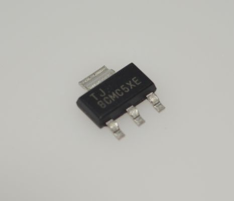 TLV1117LV33DCYR 800mA LDO 3.3V خرج ثابت بدقة 1% جهد انخفاض منخفض حماية من التيار الزائد والحرارة -40 درجة مئوية إلى 125 درجة مئوية مستقر مع مكثفات السيراميك حزمة SOT-223