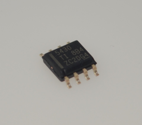 TPS5430DDAR 3A 5.5-36V عريض المدخل تحويل خطوة إلى أسفل 500kHz التبديل الكفاءة العالية (حتى 95%) تعويض داخلي الطاقة إشارة جيدة الحرارية / UVLO الحماية حزمة SOIC-8