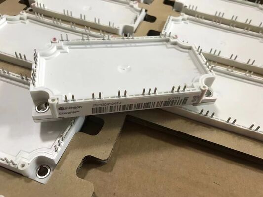 وحدة PIM IGBT FP100R12KT4 1200 فولت 100 أمبير TRENCHSTOP™ IGBT4 ذات جهد VCE(sat) منخفض 2.1 فولت، ومقوم مدمج، ومكبح، ولوح قاعدة نحاسي، ومقاومة NTC، وفقد تبديل منخفض لتطبيقات محركات الأقراص