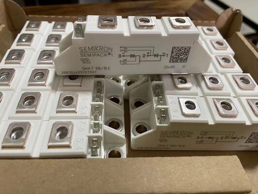 وحدة ثايرستور مزدوج SKKT106/16E 1600 فولت 106 أمبير، جهد أمامي منخفض 1.35 فولت، تيار اندفاع 2.4 كيلو أمبير، قاعدة سيراميك AlN، نقاط ضغط، SEMIPACK1 معزولة، معتمدة من UL للمبتدئات الناعمة والمحركات