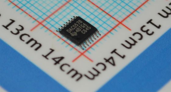 DAC5578SPWR 8-Ch 8-bit DAC I2C واجهة 2.7-5.5V ، طاقة منخفضة 0.4mA ، ± 1LSB INL TSSOP-16 -40 °C إلى + 105 °C