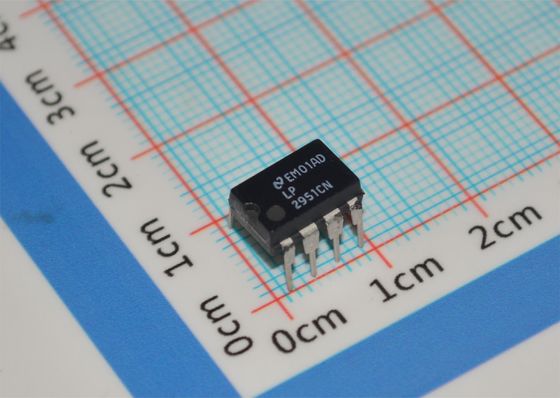 LP2951CN 5V/ADJ منظم LDO 150mA 3V-30V إدخال ±0.5% دقة TO-220/DIP-8 -40 درجة مئوية إلى +125 درجة مئوية تيار هادئ منخفض