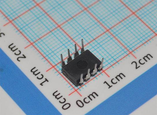 LP2951CN 5V/ADJ منظم LDO 150mA 3V-30V إدخال ±0.5% دقة TO-220/DIP-8 -40 درجة مئوية إلى +125 درجة مئوية تيار هادئ منخفض