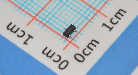 SI2333DDS-T1-GE3 MOSFET من النوع P بجهد 20 فولت، تيار مستمر 4.1 أمبير، مقاومة توصيل 0.045 أوم، تشغيل بمستوى منطقي 1.8 فولت، هيكل TO-236-3 SC-59 SOT-23-3، نطاق درجة الحرارة -55 درجة مئوية إلى +150 درجة مئوية، معتمد وفقًا لمعيار AEC-Q101