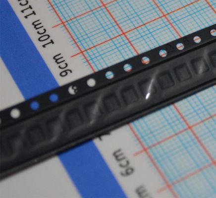 SIT8002AC-13-33E-50.00000T أوسيلاتور MEMS 50MHz ± 50ppm الاستقرار 1.8-3.3V إمدادات 2.5mA طاقة منخفضة LVPECL الخروج -40 °C إلى +85 °C AEC-Q100 مؤهل