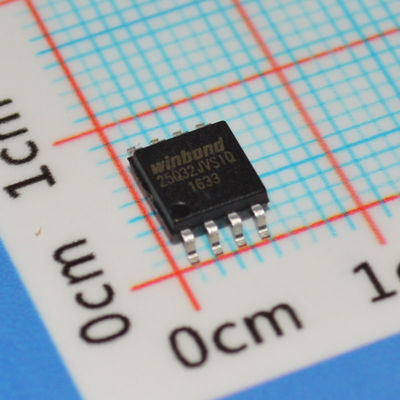 W25Q32JVSSIQ ذاكرة فلاش SPI سعة 32 ميجابايت، تردد 104 ميجاهرتز، 100 ألف دورة مسح، SOIC-8، جهد 2.7-3.6 فولت، درجة حرارة التشغيل -40 درجة مئوية إلى +85 درجة مئوية
