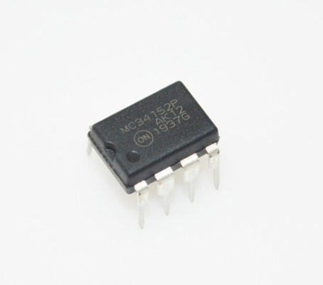 MC34152PG محرك MOSFET مزدوج 1.5A ذروة التيار 12V-18V إمداد 50ns ارتفاع / هبوط DIP-8 -40 °C إلى +85 °C