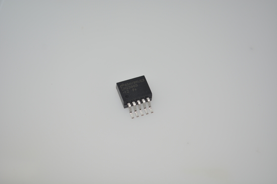 LM2596SX-12 محول خفض الجهد 12 فولت 3 أمبير مع نطاق واسع للإدخال 4.5 فولت-40 فولت وكفاءة 80% ومخرج قابل للتعديل، حماية حرارية، تموج منخفض، وحزمة TO-263 مدمجة لتنظيم طاقة موثوق به.