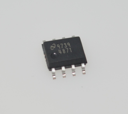 LM4871MX مُضخّم صوت أحادي 3 واط مع تشغيل بجهد منخفض 2.7 فولت - 5.5 فولت، تيار هادئ منخفض، وضع إيقاف التشغيل، حماية حرارية، تحسين حصانة ضوضاء الترددات الراديوية، وعبوة SOIC موفرة للمساحة