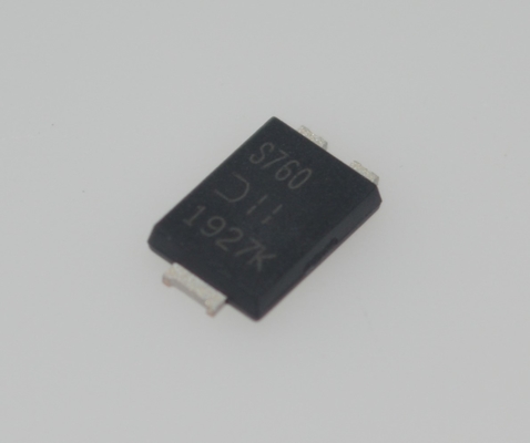 PDS760-13 760W كثافة طاقة عالية 12V/63A انتاج 93% ذروة الكفاءة PFC النشطة صغيرة الحجم 1U الحماية الكاملة (OVP / OCP / SCP) -40 درجة مئوية إلى +70 درجة مئوية التشغيل مثالي لأنظمة الصناعة والاتصالات