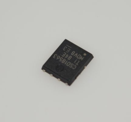 CSD18563Q5A MOSFET 60 فولت 1.7mΩ RDS(on) 300 أمبير تيار تبديل سريع معتمد AEC-Q101 أداء حراري فائق حزمة D2PAK-7 للسيارات والطاقة