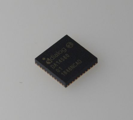 DA14580-01AT2 بلوتوث 5.0 SoC مع طاقة منخفضة للغاية 2.5x2.5mm الحجم ARM Cortex-M0 عمر بطارية طويل الأمد الأمن متعدد البروتوكولات وتصميم IoT بأسعار معقولة