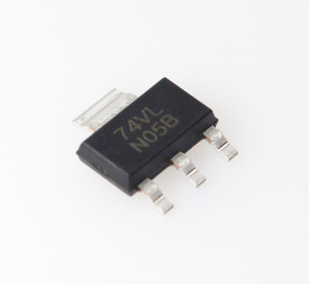 LM1117IMPX-3.3 منظم جهد منخفض التسرب بجهد خرج ثابت 3.3 فولت، 800 مللي أمبير، تسرب منخفض (1.2 فولت)، دقة عالية (±2%)، حماية حرارية وحماية من التيار، حزمة SOT-223، مستقر مع مكثفات السيراميك