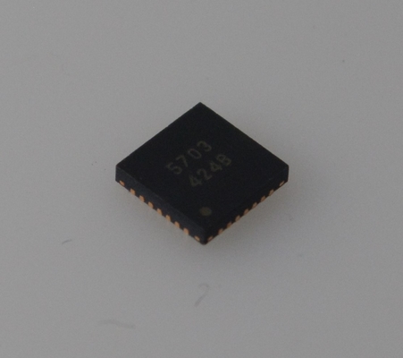 AK5703EN محول تناظري إلى رقمي ستيريو 24 بت 192 كيلوهرتز مع ضوضاء منخفضة ونسبة إشارة إلى ضوضاء عالية (114 ديسيبل) ومضخم ميكروفون مسبق، وواجهة I2S للتحكم التلقائي الرقمي في الكسب، واستهلاك منخفض للطاقة للصوت الاحترافي وإنترنت الأشياء