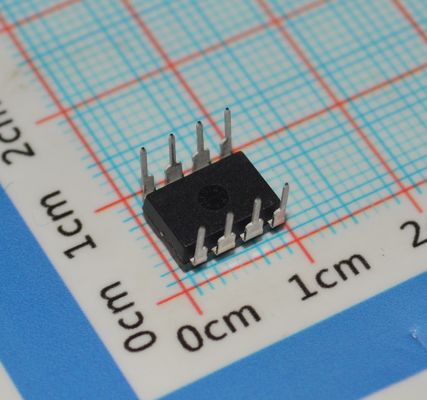 AD820AN Op-Amp 5MHz BW 16V/μs Slew Single/Dual Supply Low 1.8mA Current Rail-to-Rail Out -40°C~125°C 8-Pin DIP/SOIC الصناعية الدرجة