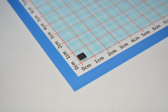 ADR02ARZ دقة 5.0 فولت مرجعية الجهد الضوضاء المنخفضة للغاية 4μVpp 0.02% دقة أولية 3ppm/°C التحول 10mA الناتج 1.2V إلى 15V النطاق