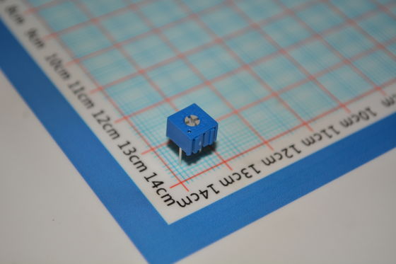 3362P-1-102LF مقياس جهد ثلاثي 1kΩ مقياس جهد دقيق متعدد الدورات ±10% تفاوت التركيب عبر الفتحة عنصر سيرميت موثوق به قابل للتعديل مثالي للمعايرة وضبط الدوائر