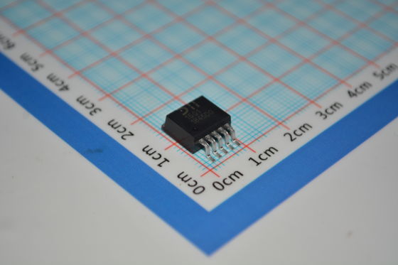 AP1501-K5G-13 محول تنحّي 5 فولت/3 أمبير مع مدخل 4.5-40 فولت، كفاءة 90%، تيار هادئ منخفض، إغلاق حراري، تردد 500 كيلو هرتز، وعبوة SOT-23