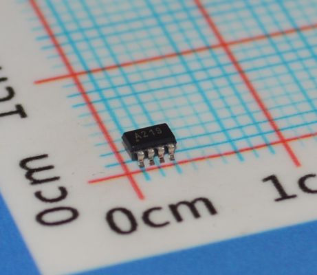 INA219AIDCNR شاشة تيار/طاقة عالية الدقة مع واجهة I2C بدقة 0.1% ونطاق 26 فولت، استشعار ثنائي الاتجاه منخفض الإزاحة في حزمة SOT-23 صغيرة الحجم، معايرة وتنبيهات قابلة للبرمجة