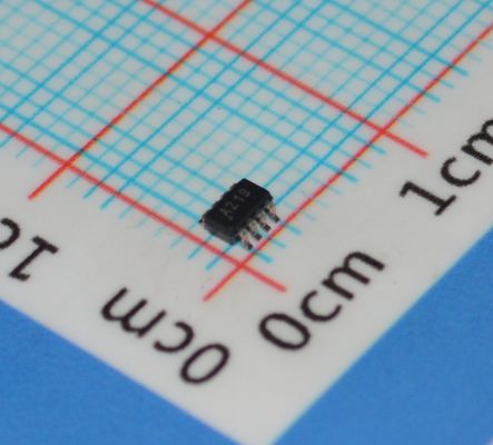 INA219AIDCNR شاشة تيار/طاقة عالية الدقة مع واجهة I2C بدقة 0.1% ونطاق 26 فولت، استشعار ثنائي الاتجاه منخفض الإزاحة في حزمة SOT-23 صغيرة الحجم، معايرة وتنبيهات قابلة للبرمجة