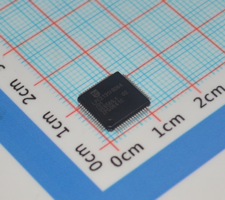 LPC2131FBD64/01,15 ARM7 MCU 32 بت RISC Core 64KB Flash 16KB RAM 60MHz السرعة USB 2.0 2x UART 64-LQFP -40 °C إلى +85 °C الصناعية
