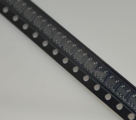 SPX3819M5-L-3-3/TR 3.3V 500mA ضوضاء منخفضة للغاية (30μVRMS) LDO مع تمكين دقة 1 ٪ من التيار التردد المنخفض والحماية الحرارية ومدى الدخول الواسع 2.7V-16V