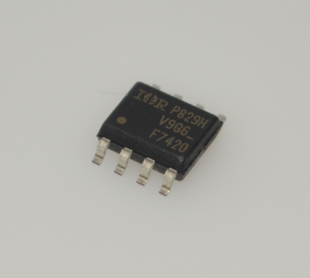 قناة N + P مزدوجة IRF7420TRPBF ±5.3A 20V SOIC-8 0.045Ω Rds ((on) 1.8V مستوى منطقية التبديل السريع إدارة الطاقة عالية الكفاءة تخزين المساحة التصميم