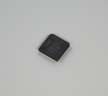 LPC1114FBD48/302 ARM Cortex-M0 معالج دقيق 32 بت 50 ميجاهرتز وحدة المعالجة المركزية 32 كيلوبايت فلاش 8 كيلوبايت SRAM 12 بت ADC 42 GPIOs UART/SPI/I2C طاقة منخفضة < 1µA وضع السكون العميق