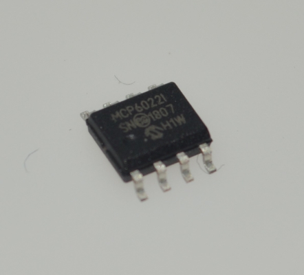 MCP6022-I/SN مزدوج Op Amp 2.7-5.5V الجهد العريض 10MHz عرض النطاق الترددي 7V/μs معدل التسلل 120dB CMRR Rail-to-Rail I/O 0.9mA طاقة منخفضة حزمة SOIC-8 الصف الصناعي