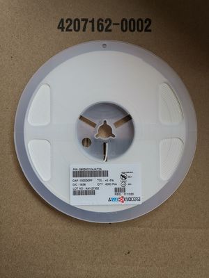 08055D105KAT2A 1μF 25V X7R 0805 مكثف السيراميكي 10٪ Tol شريط عالية السعة وتغليف رولي AEC-Q200 مؤهل لتطبيقات السيارات