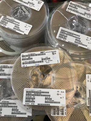 TAJA475K010RNJ مكثف تانتالوم 4.7µF 10V، تفاوت 10%، علبة 1310، ESR منخفض، موثوقية عالية، مؤهل AEC-Q200، نطاق درجة حرارة واسع لتطبيقات السيارات والصناعية