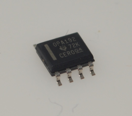 OPA192IDR Op-Amp الدقيق مع 25μV Offset 0.2μV/°C Drift 10MHz GBW 20V/μS SR 1.1kHz 1/f الضوضاء RRO CMOS المدخل 2.2nA Ib حزمة SOIC-8