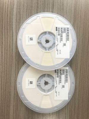 صغيرة 2.7pF 0402 MLCC الجهد العالي 50 فولت C0G/NP0 الاستقرار Q عالية منخفضة الخسارة الشريط الخالي من الهالوجين والتغليف للاستخدامات السيارات والصناعية