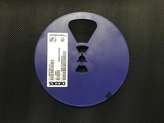 BAS70W-7-F 70V 200mA ثنائي صمام شوتكي مزدوج السلسلة مع 1V انخفاض Vf 4ns تبديل سريع حزمة SOD-123 كفاءة عالية مؤهل AEC-Q101 تغليف شريط وبكرة