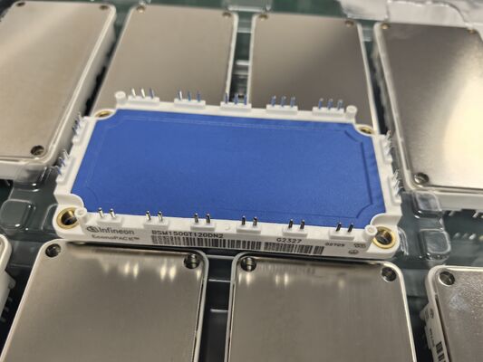 وحدة IGBT BSM150GT120DN2 1200V/150A ذات خسارة منخفضة في VCE(sat) تبديل عالي السرعة مسبقة الصنع NTC لوحة قاعدة معزولة درجة صناعية لمحركات المحركات الثقيلة و UPS الصناعية