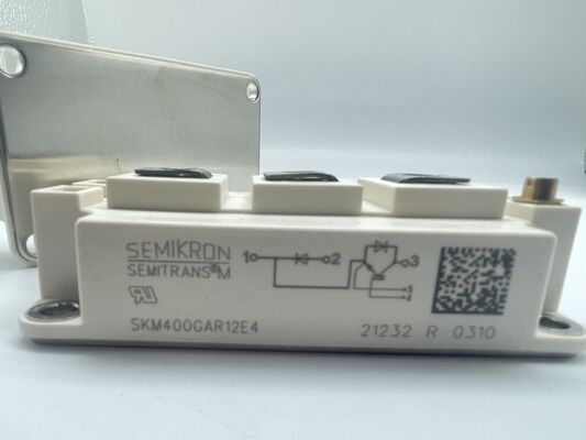 وحدة IGBT SKM400GAR12E4 1200V 400A منخفضة Vce(sat) متانة عالية ضد قصر الدائرة خسارة تبديل منخفضة عزل عالي درجة صناعية لمحولات الطاقة الشمسية وأجهزة UPS عالية القدرة