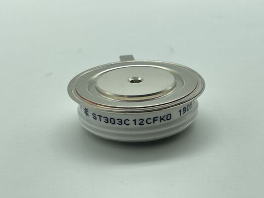 ST303C12CFK0 وحدة جسر نصف 1200 فولت 300 أمبير منخفضة Vce(sat) خسارة منخفضة متانة ماس كهربائي مدمجة NTC لمحركات الأقراص والمحولات الصناعية