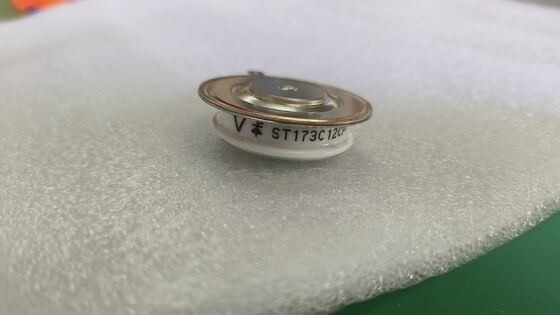 VS-ST303C12CFK0 1200V 300A وحدة IGBT Vce (sat) منخفضة الخسارة عالية الصلابة المتكاملة NTC التبديل السريع للحركات الصناعية ومحولات UPS