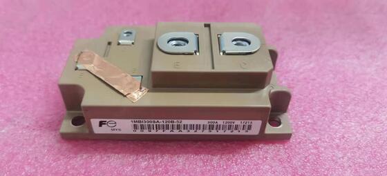 1MB1300SA-120B-52 1200V 1300A وحدة IGBT نصف جسر منخفضة Vce(sat) متانة عالية ضد قصر الدائرة خسارة تبديل منخفضة تقنية الضغط الملائم لمحركات الصناعة الثقيلة وأجهزة UPS عالية القدرة