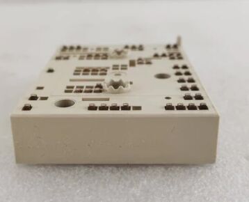 35ACC12F4V1 12 فولت 3.5 أمبير ترانزستور سيارات PNP منخفض VCE(sat) 250mV كسب تيار عالي حزمة SOT-223 مؤهل AEC-Q101 لتبديل الأحمال والتحكم في المحركات في المركبات