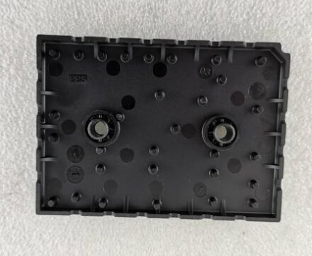 35ACC12F4V1 12 فولت 3.5 أمبير ترانزستور سيارات PNP منخفض VCE(sat) 250mV كسب تيار عالي حزمة SOT-223 مؤهل AEC-Q101 لتبديل الأحمال والتحكم في المحركات في المركبات