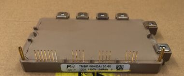 وحدة IGBT 7MP100VDA120-50 1200V 100A منخفضة Vce(sat) 2.5V منخفضة الفقد عالية مقاومة الدائرة القصيرة مدمجة NTC حزمة مدمجة لمحركات الأقراص الصناعية و UPS