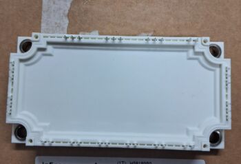 FS150R12KT4 1200 فولت 150 أمبير وحدة IGBT سداسية ذات جهد VCE(sat) منخفض وكفاءة عالية، مقاومة للدوائر القصيرة لمدة 10 ميكروثانية، مدمجة مع NTC، تصميم EconoPACK+ مدمج، خسائر تبديل منخفضة، مثالية للمحركات وأنظمة UPS