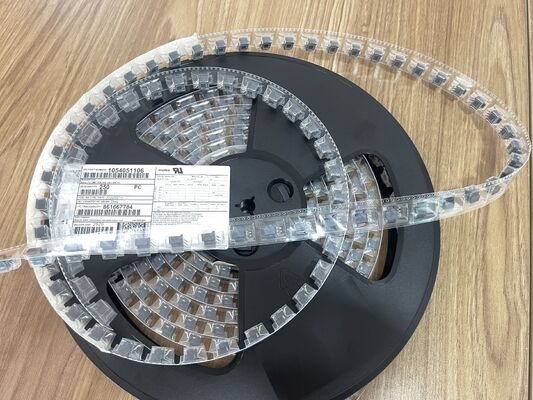 105405-1106 موصل سلك إلى لوحة بـ 6 مواضع وبطول 1.25 مم، نوع غلاف تجعيد، مقبس، تثبيت بالاحتكاك، قابل للتركيب على لوحة، قفل احتكاكي، UL 1066 V-0، لإضاءة LED والسيارات