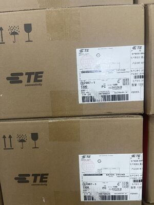 282087-1 4 موقف 2.5mm Pitch Wire-to-Board Receptacle Crimp Housing Friction Lock Panel Mount Polarized UL 94V-0 4.5A تصنيف لتوزيع الطاقة والصناعية