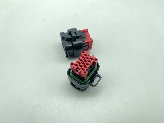 776273-1 موصل رأسي ذو 3 مواضع بمسافة 1.5 مم، سلك إلى لوحة، فتحة عمودية، مغطى، مع منحدر قفل، مستقطب، بتصنيف 2 أمبير لأجهزة الاستشعار في السيارات والصناعة