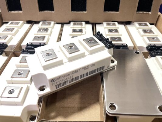 FF400R06KE3HOSA1 وحدة IGBT 600V 400A تقنية وقف خندق نصف الجسر منخفضة VCEsat عالية السرعة الصناعية