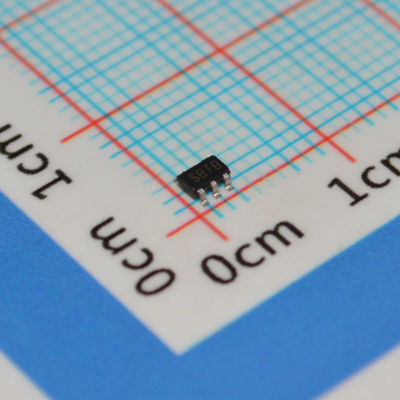 LM3671MF-ADJ 1MHz محول بوك قابل للتعديل 2.7-5.5V مدخل 600mA مخرج SOT-23-5 90% كفاءة -40°C إلى +85°C